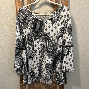 Cato 18/20W Boho Bell Sleeve Tunic Paisley Black&White Top Lightweight Material